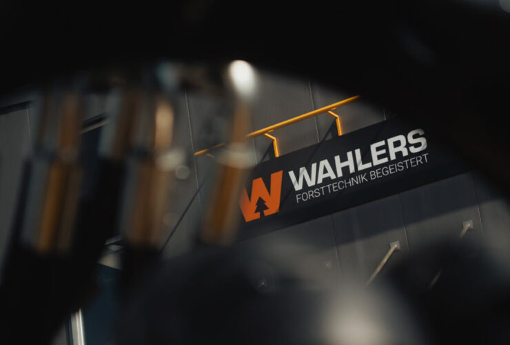 Titelbild für Presseartikel über das neue Logo von Wahlers Forsttechnik