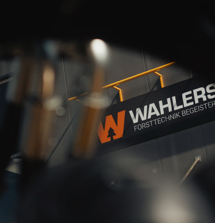 Titelbild für Presseartikel über das neue Logo von Wahlers Forsttechnik